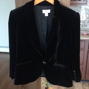 The Loft - Velvet Blazer ✨